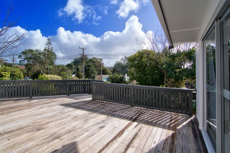 Photo of property in 66 Cliff View Drive, Green Bay, Auckland, 0604