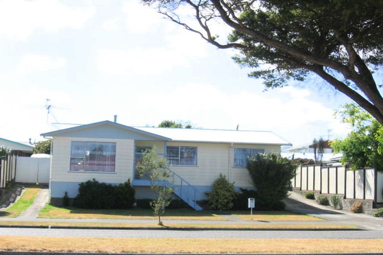 Photo of property in 8 Turon Crescent, Totara Park, Upper Hutt, 5018