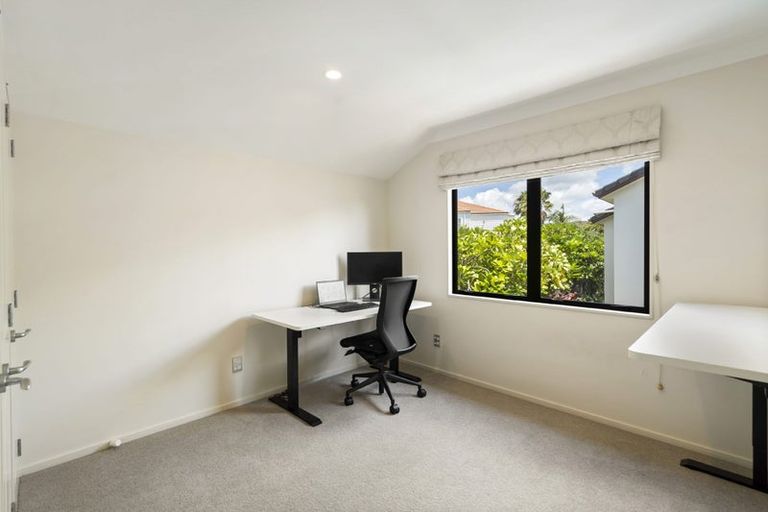 Photo of property in 8a Lupetti Rise, West Harbour, Auckland, 0618