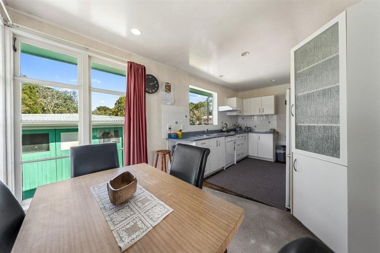 Photo of property in 9 Kuaka Place, New Lynn, Auckland, 0600