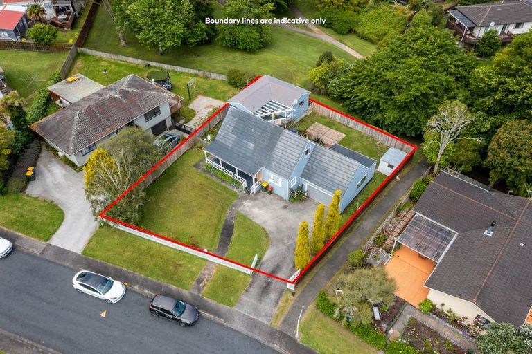 Photo of property in 9 Peterhouse Place, West Harbour, Auckland, 0618