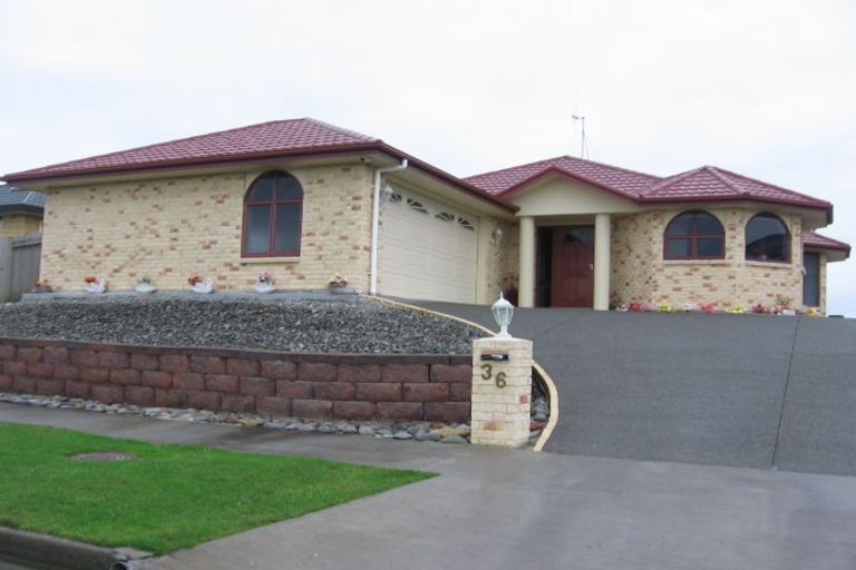 Photo of property in 36 Logan Way, Kelvin Grove, Palmerston North, 4414