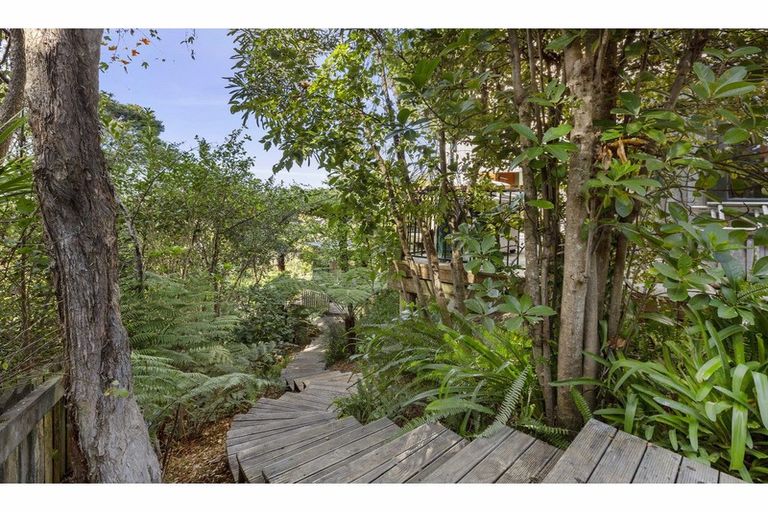 Photo of property in 104 Greenslade Road, Raglan, 3295