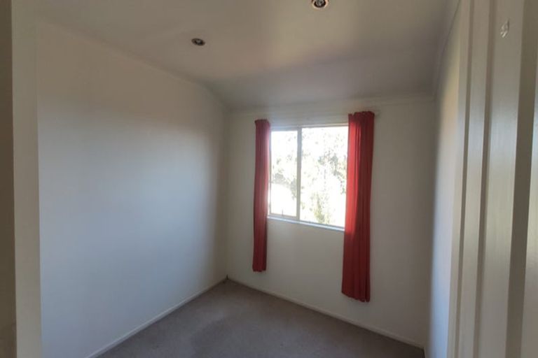 Photo of property in 48 Monte Cassino Place, Birkdale, Auckland, 0626