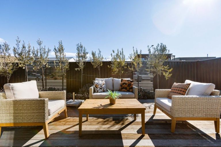 Photo of property in 38 Stratford Drive, Mount Pisa, Cromwell, 9383