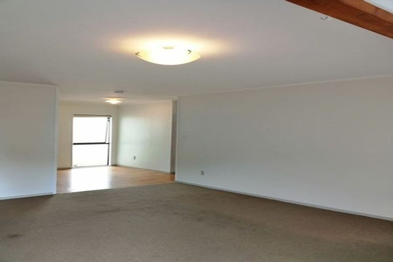 Photo of property in 2/21 Gloaming Place, Conifer Grove, Takanini, 2112