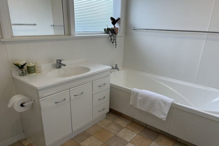 Photo of property in 233 Matai Road, Raumati Beach, Paraparaumu, 5032