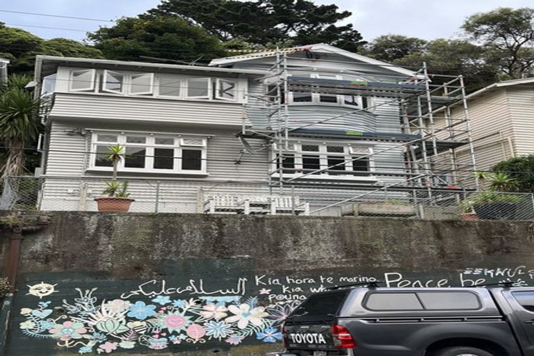 Photo of property in 215 Aro Street, Aro Valley, Wellington, 6021