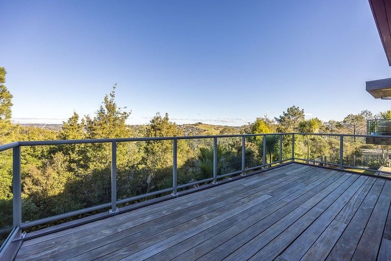 Photo of property in 106 Hillcrest Road, Hatfields Beach, Orewa, 0931
