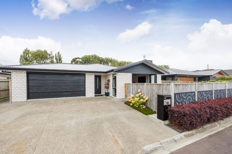 Photo of property in 16 Serenity Crescent, Kelvin Grove, Palmerston North, 4414