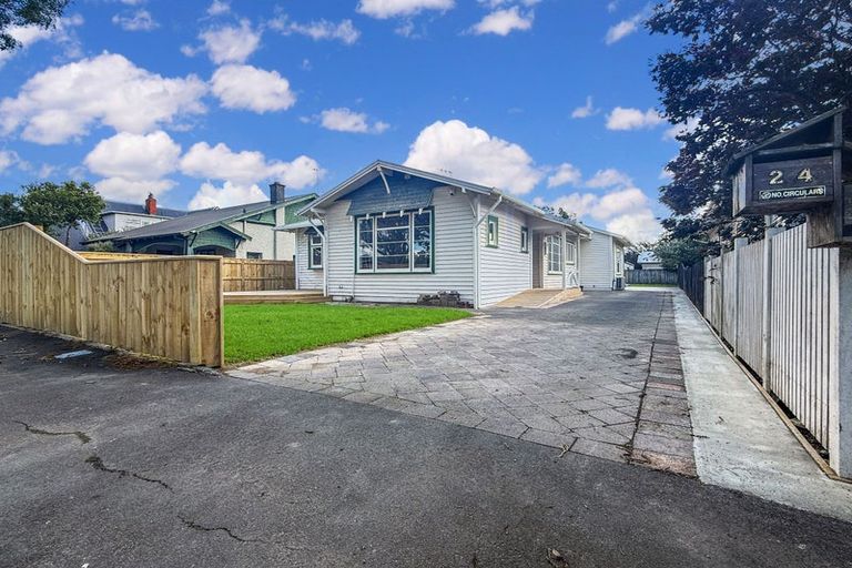 Photo of property in 24 Milverton Avenue, Hokowhitu, Palmerston North, 4410