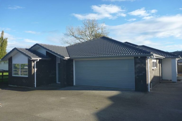 Photo of property in 120 Matua Road, Huapai, Kumeu, 0810