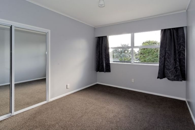 Photo of property in 66 Cliff View Drive, Green Bay, Auckland, 0604