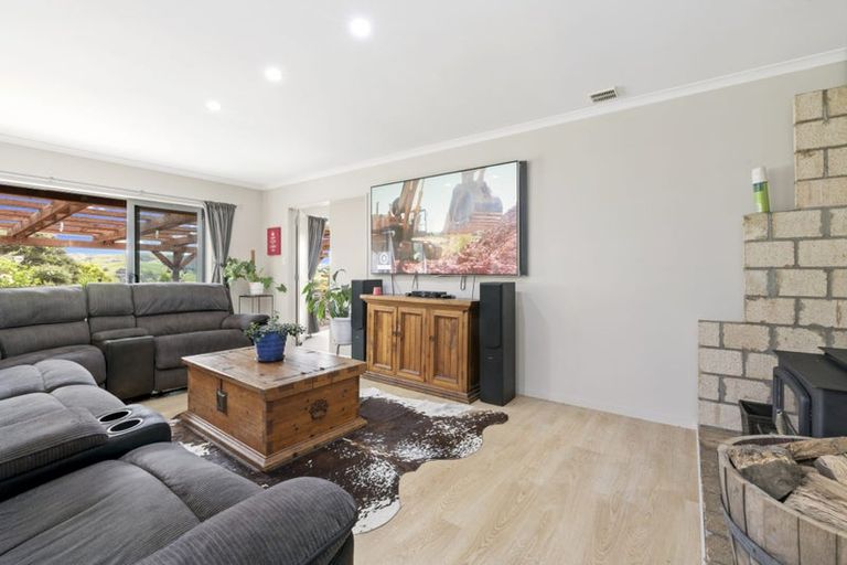 Photo of property in 42 Urumaraki Avenue, Helensville, 0800