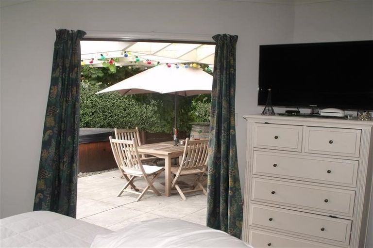 Photo of property in 2 Woodfield Place, Parkvale, Hastings, 4122