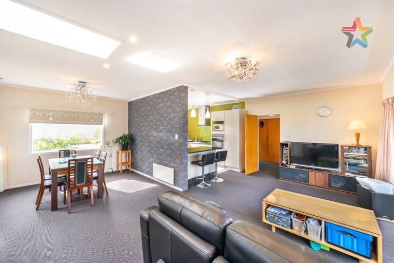 Photo of property in 10 Clematis Grove, Maungaraki, Lower Hutt, 5010