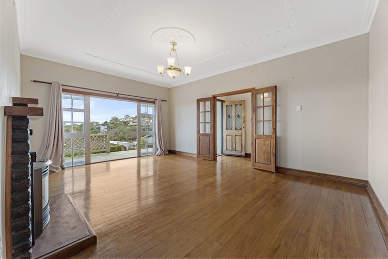 Photo of property in 88 Mangorei Road, Strandon, New Plymouth, 4312