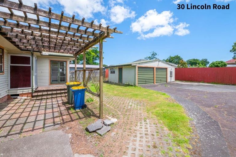 Photo of property in 30 Lincoln Road, Henderson, Auckland, 0610