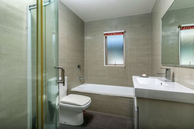 Photo of property in 30c Schnapper Rock Road, Schnapper Rock, Auckland, 0632