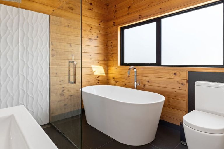 Photo of property in 18 Pembroke Street, Avondale, Christchurch, 8061