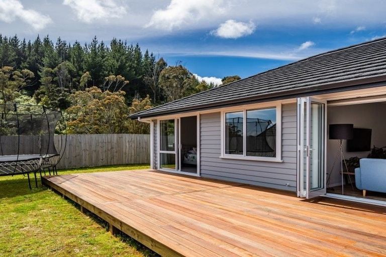 Photo of property in 68 Banks Boulevard, Whitby, Porirua, 5024