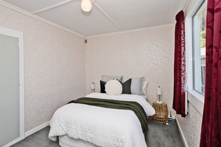 Photo of property in 50 Watt Road, Otatara, Invercargill, 9879