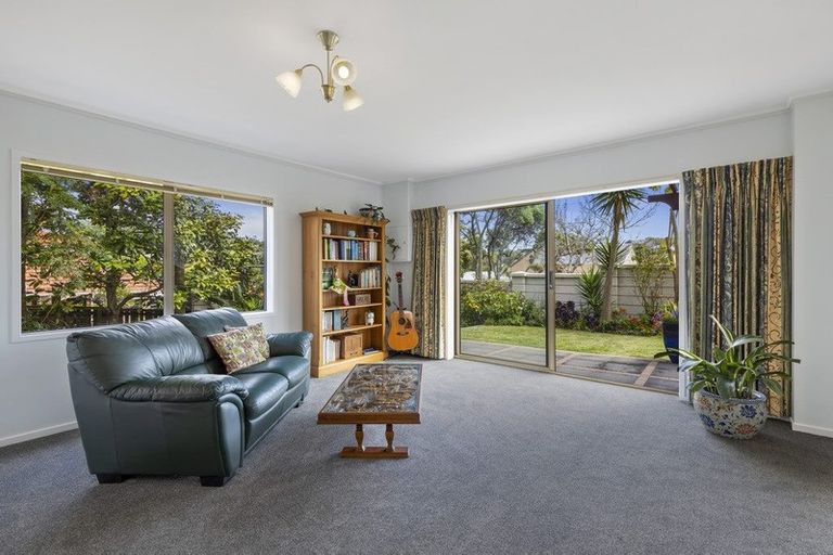 Photo of property in 1/517 Beach Road, Murrays Bay, Auckland, 0630