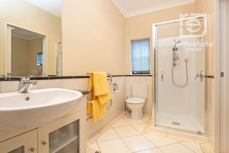 Photo of property in 137a Bucklands Beach Road, Bucklands Beach, Auckland, 2012