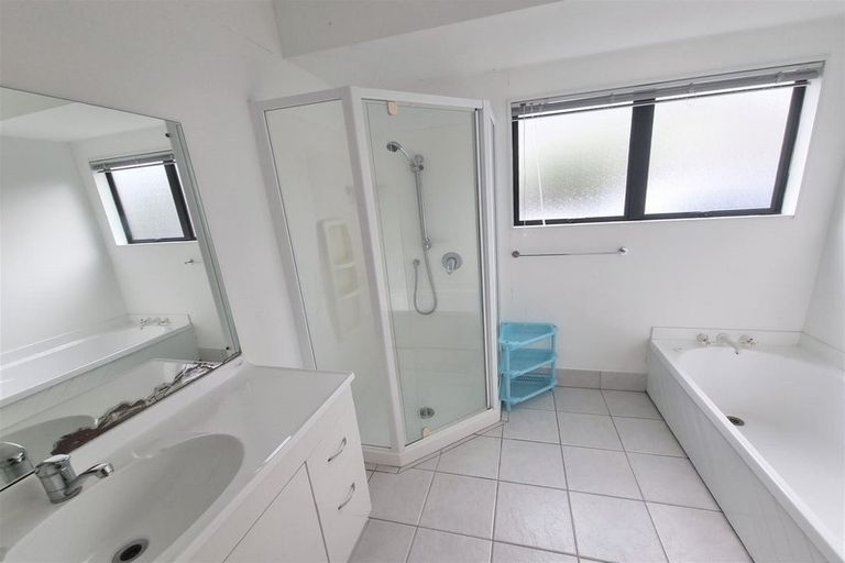 Photo of property in 15 Sailfish Drive, West Harbour, Auckland, 0618