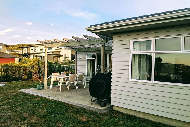 Photo of property in 12 Ken Douglas Drive, Aotea, Porirua, 5024