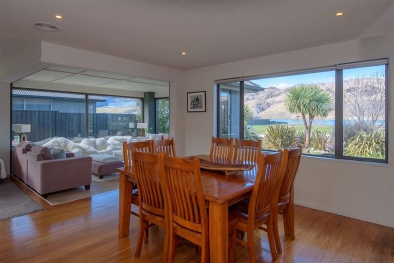 Photo of property in 21 De Bettencor Place, Mount Pisa, Cromwell, 9383