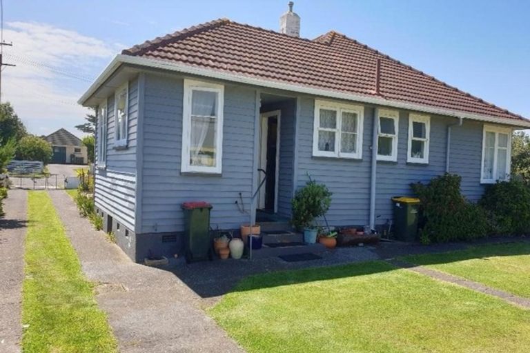 Photo of property in 13 Manchester Street, Patea, 4520