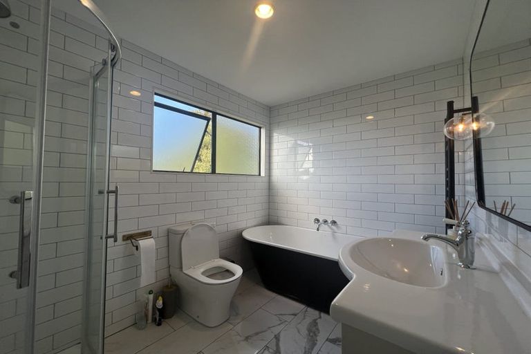 Photo of property in 2/31 Eversleigh Road, Belmont, Auckland, 0622