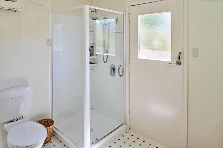 Photo of property in 18 Gordon Road, Plimmerton, Porirua, 5026