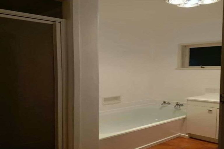 Photo of property in 4/1a Becroft Drive, Forrest Hill, Auckland, 0620