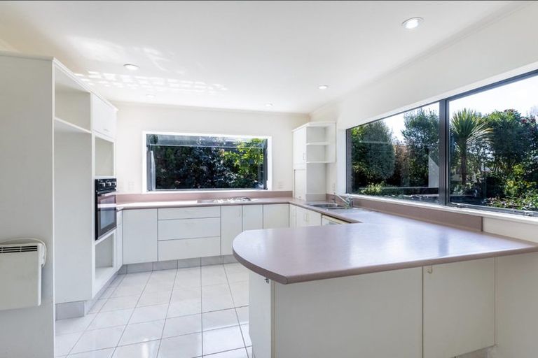 Photo of property in 8 Cedar Drive, Paraparaumu Beach, Paraparaumu, 5032