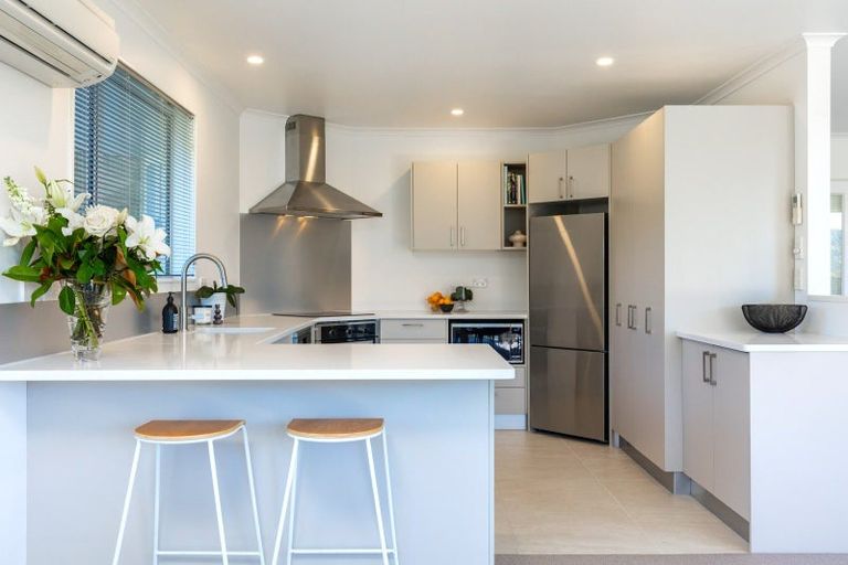 Photo of property in 8 Whitby Close, Waikawa, Picton, 7220