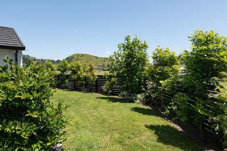 Photo of property in 2 Rochfort Crescent, Pyes Pa, Tauranga, 3112