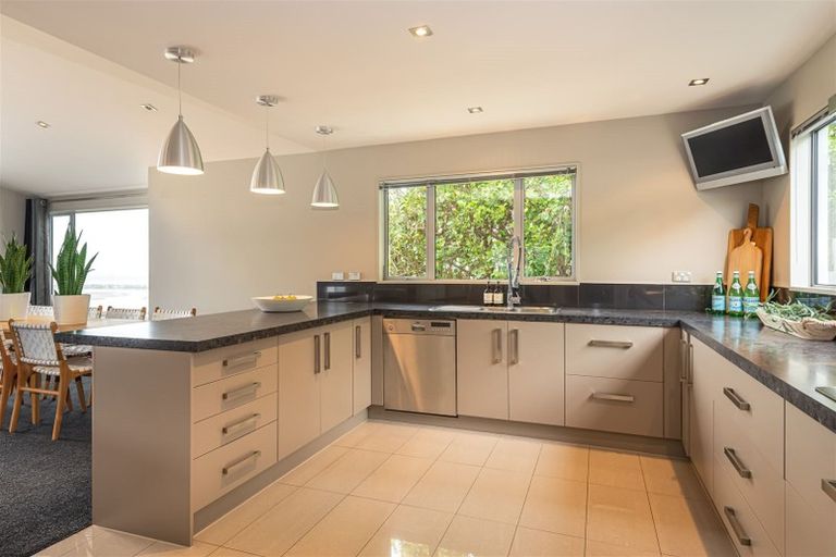 Photo of property in 12 Mandalay Lane, Redcliffs, Christchurch, 8081