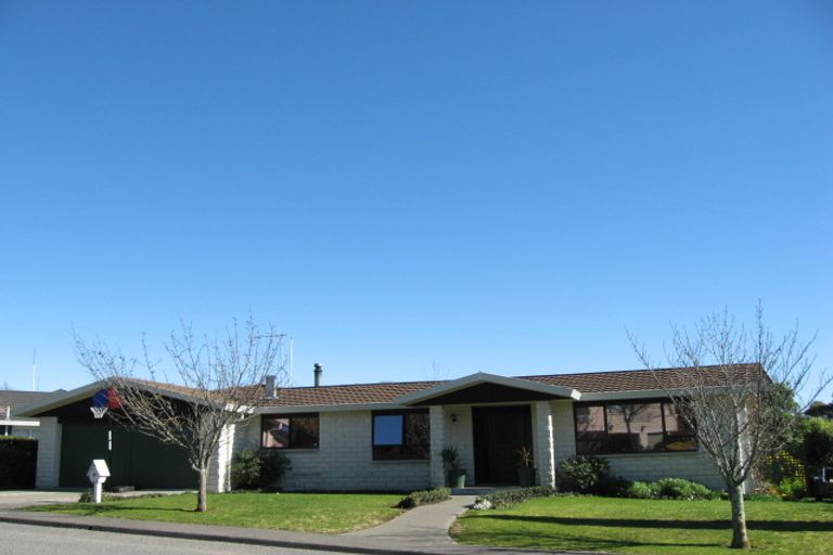 Photo of property in 28 Reeve Drive, Havelock North, 4130