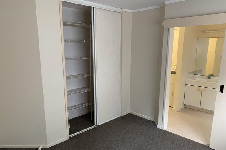 Photo of property in 20 Van Dyke Place, West Harbour, Auckland, 0618