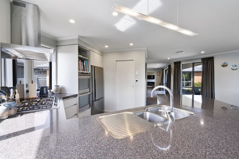 Photo of property in 9 Huetu Place, Bell Block, New Plymouth, 4312