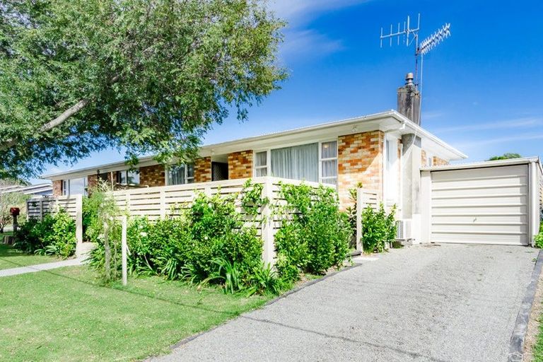 Photo of property in 3/13 Alexander Road, Raumati Beach, Paraparaumu, 5032