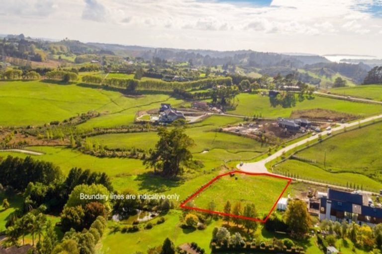 Photo of property in 19 Myra Evelyn Grove, Dairy Flat, 0792