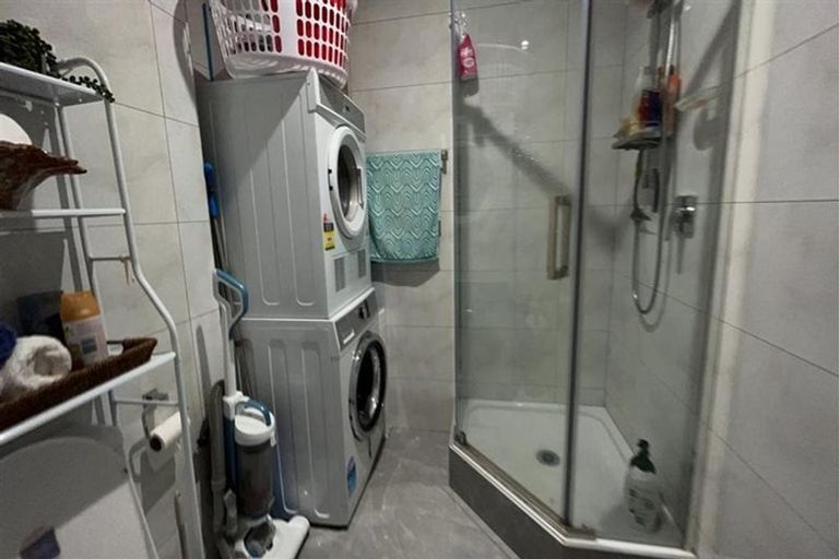 Photo of property in 54 Redoubt Road, Clover Park, Auckland, 2105