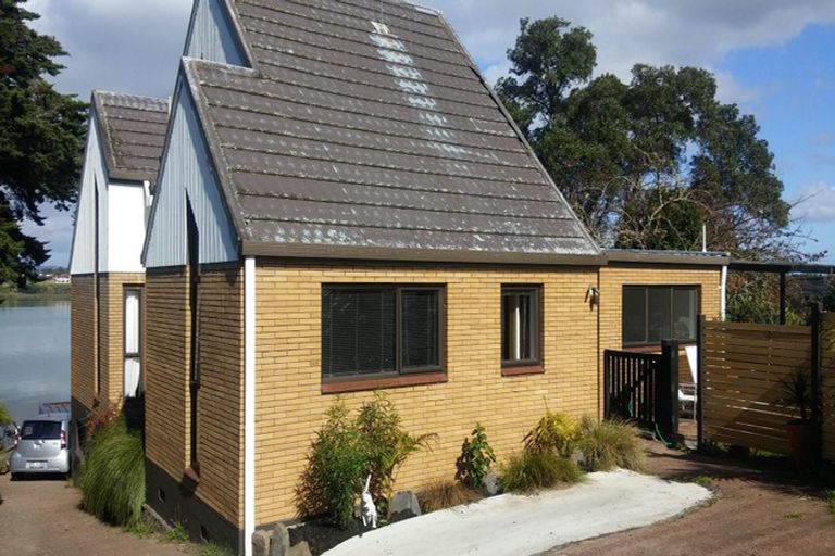 Photo of property in 21 Ferry Parade, Herald Island, Auckland, 0618