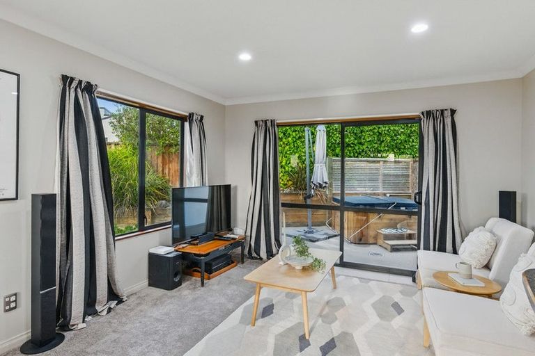 Photo of property in 5 Cadastral Court, Paraparaumu, 5032