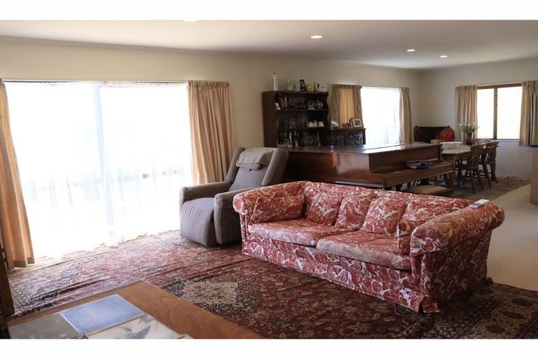 Photo of property in 2/5 Anne Road, Hillcrest, Auckland, 0627