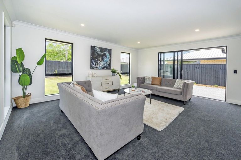 Photo of property in 15 Whitburn Avenue, Halswell, Christchurch, 8025