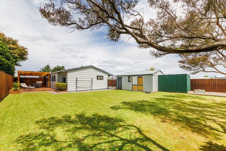 Photo of property in 25 Mcleavey Drive, Kelvin Grove, Palmerston North, 4414